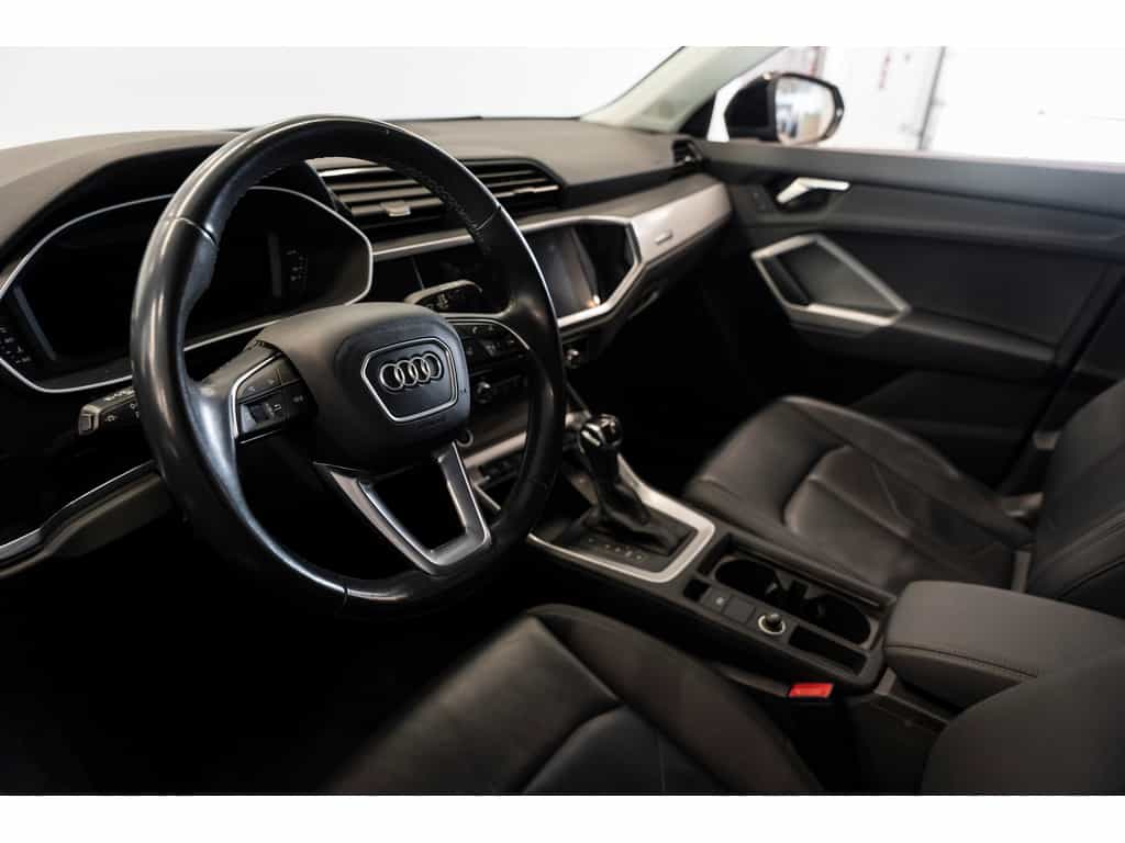 2022 Audi Q3 45 Komfort Quattro Toit panoramique - Image 10