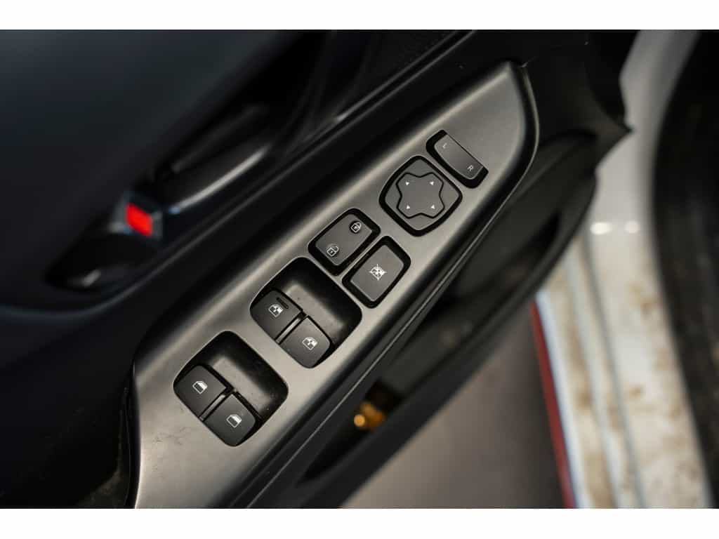 2023 Hyundai Kona N Line - Image 19