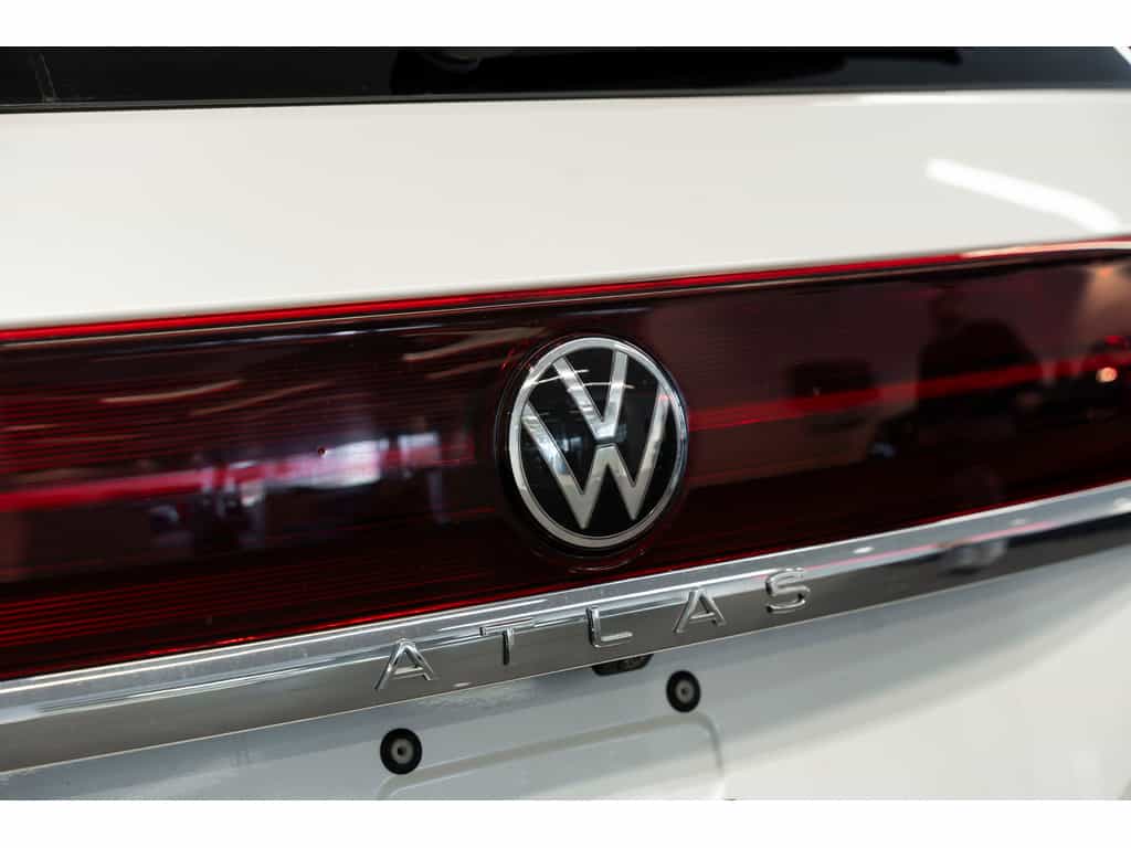2025 Volkswagen Atlas Execline - Image 11