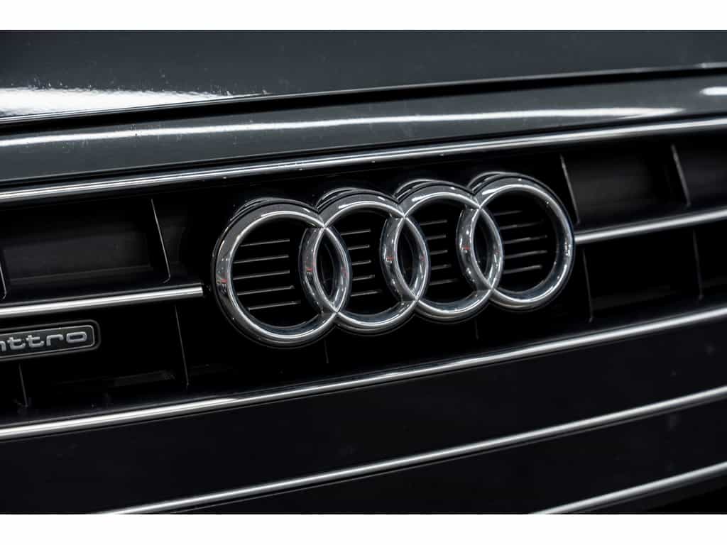 2021 Audi A4 45 Komfort Quattro Convenience Package - Image 8