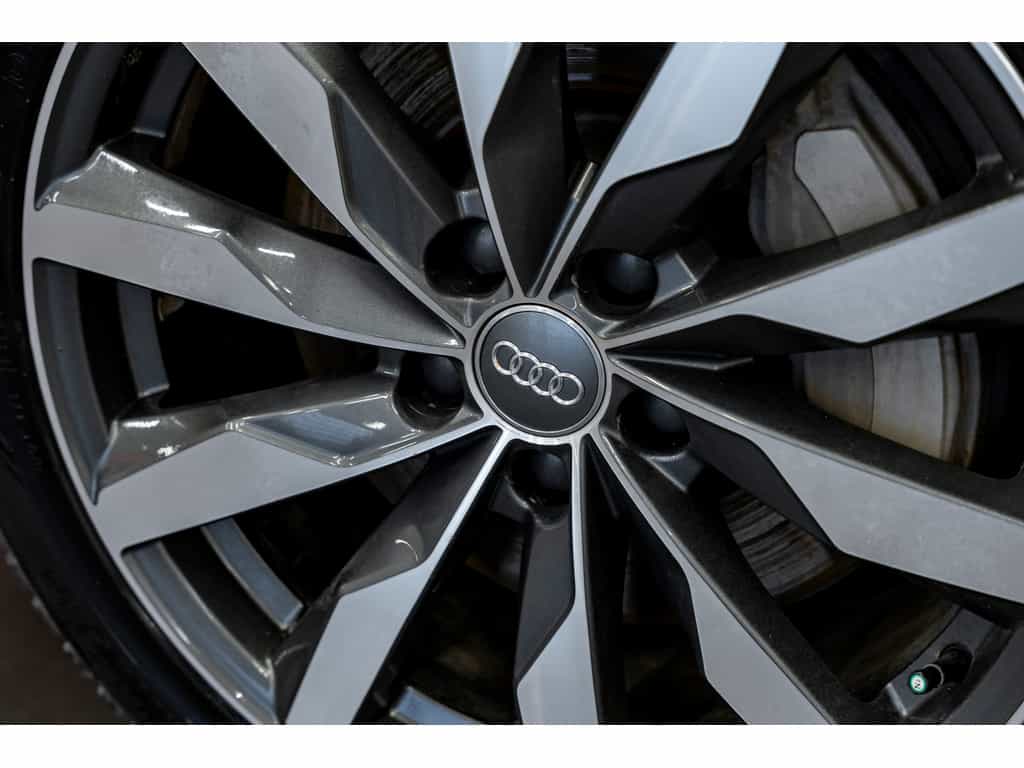 2021 Audi A4 45 Komfort Quattro Convenience Package - Image 11