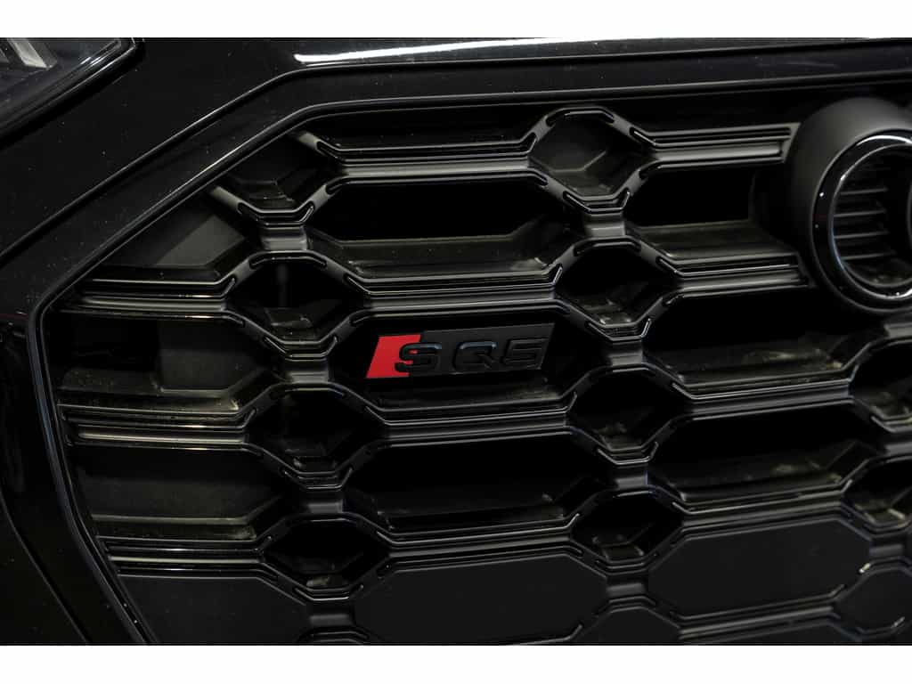 2024 Audi SQ5 Technik Black Optics Dynamic Package - Image 9