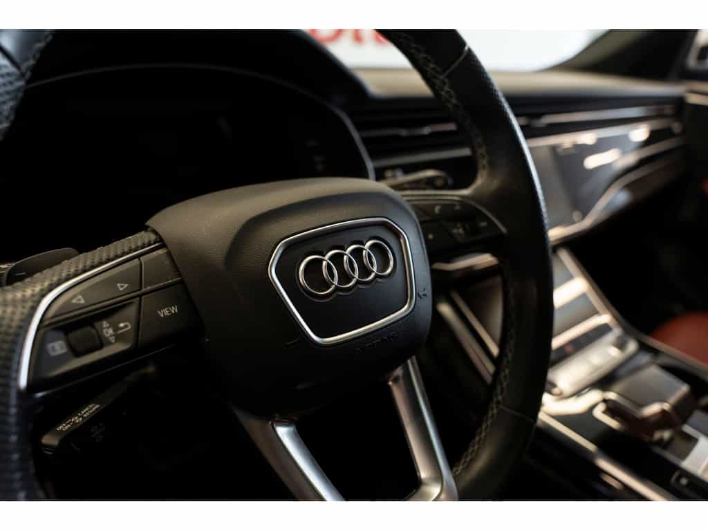 2023 Audi SQ8 V8 4.0L TFSI Black Optics - Image 11