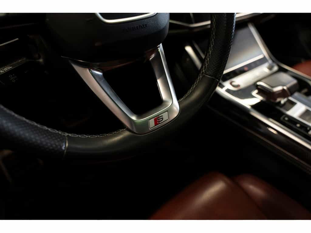 2023 Audi SQ8 V8 4.0L TFSI Black Optics - Image 12