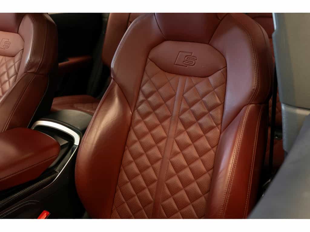 2023 Audi SQ8 V8 4.0L TFSI Black Optics - Image 15