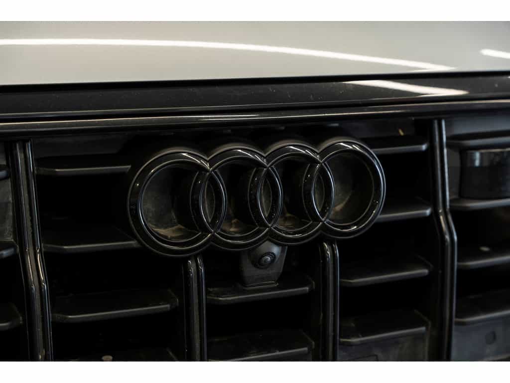 2023 Audi SQ8 V8 4.0L TFSI Black Optics - Image 28
