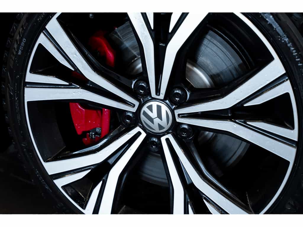 2025 Volkswagen Golf GTI Autobahn - Image 8