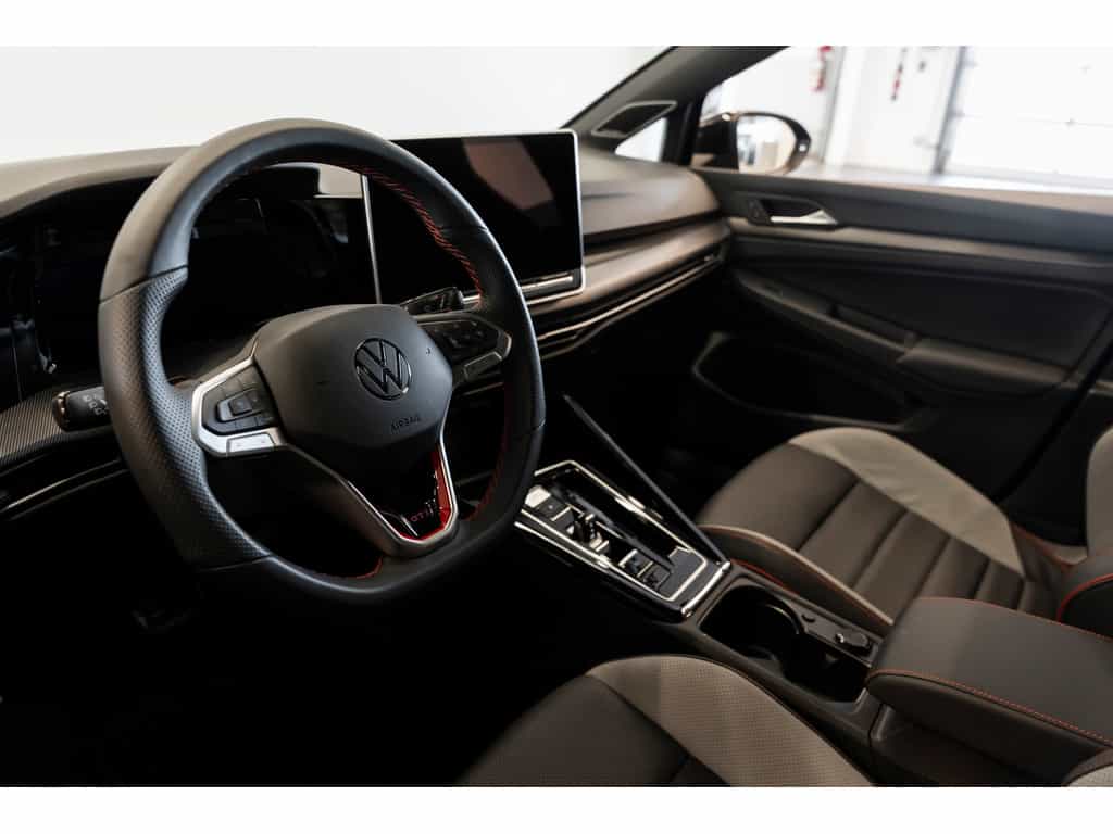 2025 Volkswagen Golf GTI Autobahn - Image 10