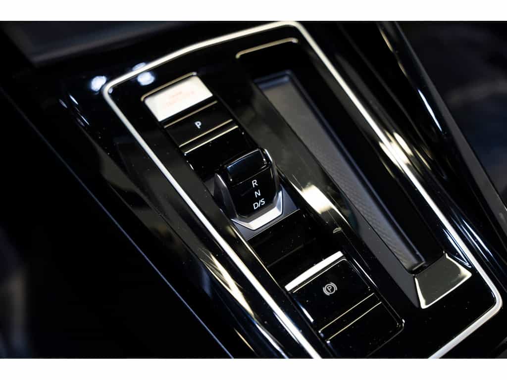 2025 Volkswagen Golf GTI Autobahn - Image 18