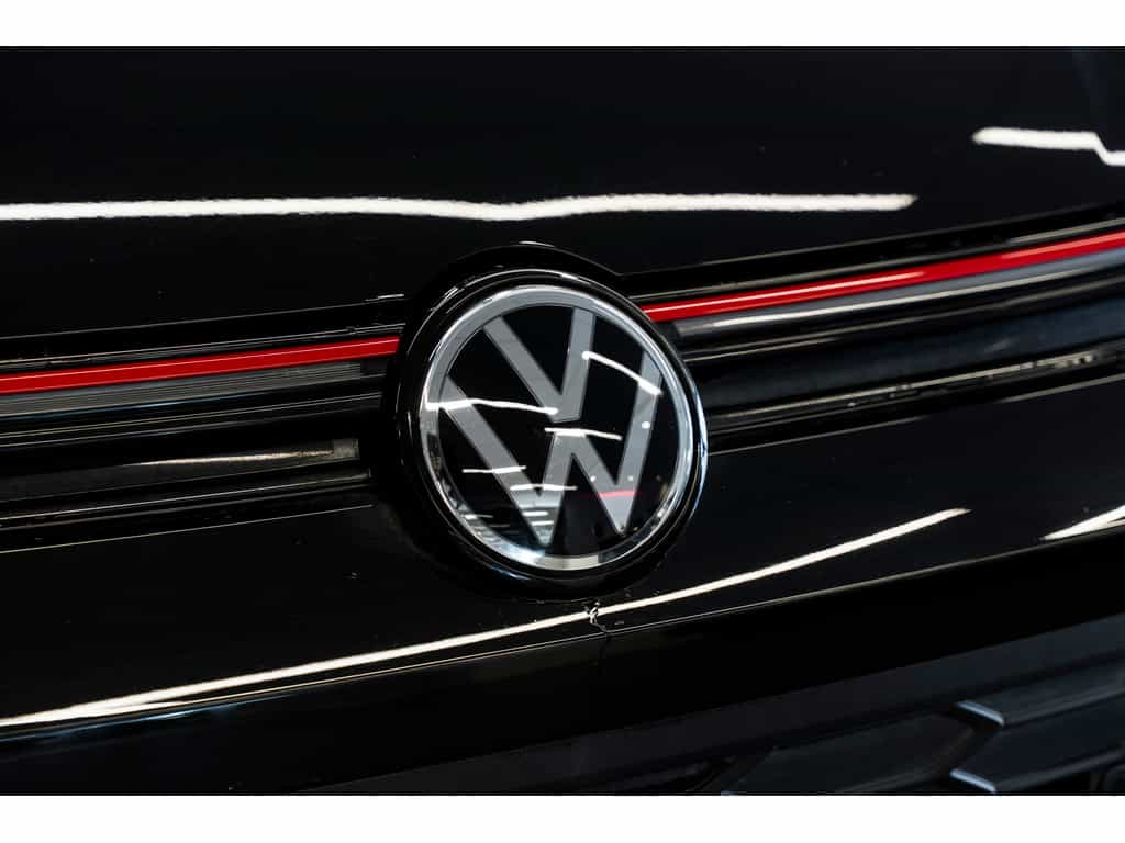 2025 Volkswagen Golf GTI Autobahn - Image 24