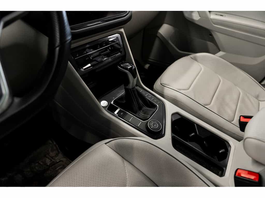 2023 Volkswagen Tiguan Highline R-Line - Image 15