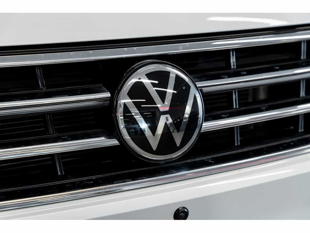 2023 Volkswagen Tiguan Highline R-Line - Image 23