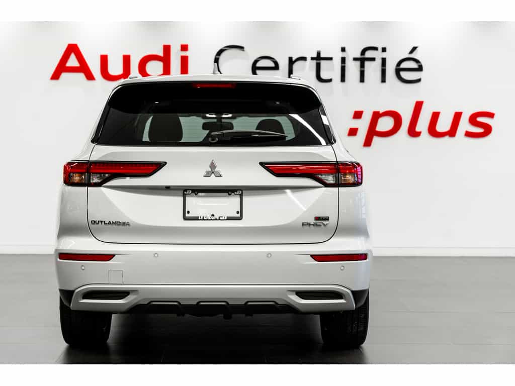 2024 Mitsubishi Outlander PHEV - Image 4