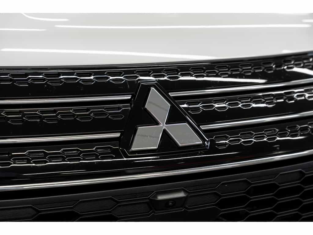 2024 Mitsubishi Outlander PHEV - Image 8