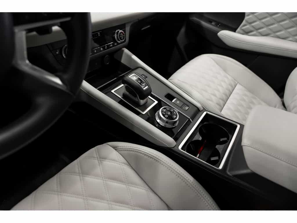 2024 Mitsubishi Outlander PHEV - Image 21