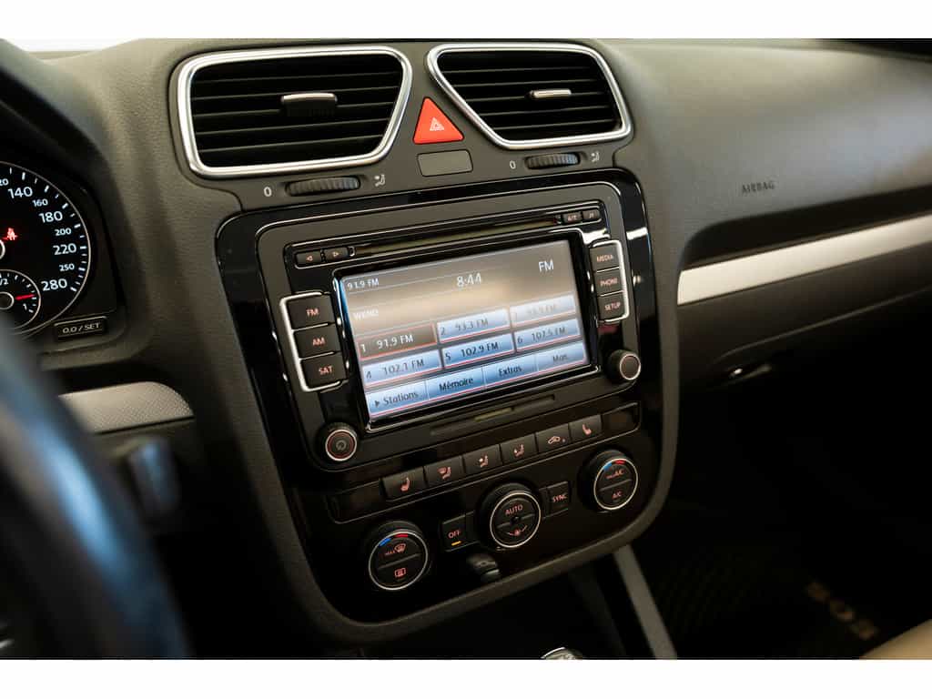 2015 Volkswagen Eos Wolfsburg Edition - Image 18