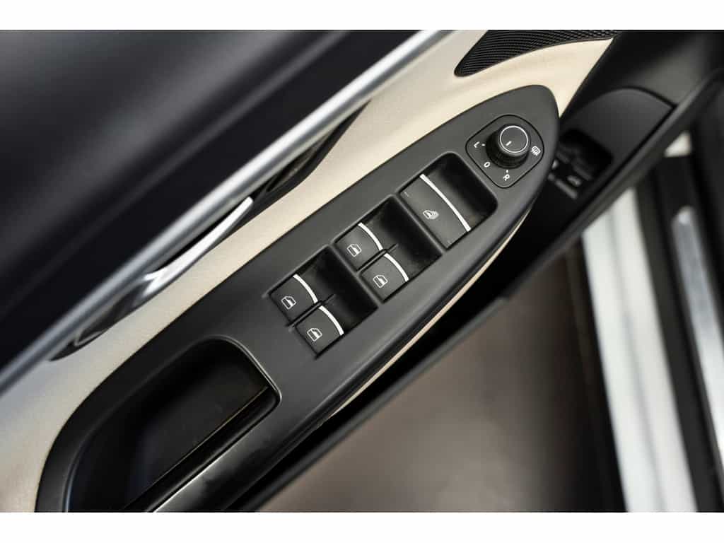 2015 Volkswagen Eos Wolfsburg Edition - Image 20