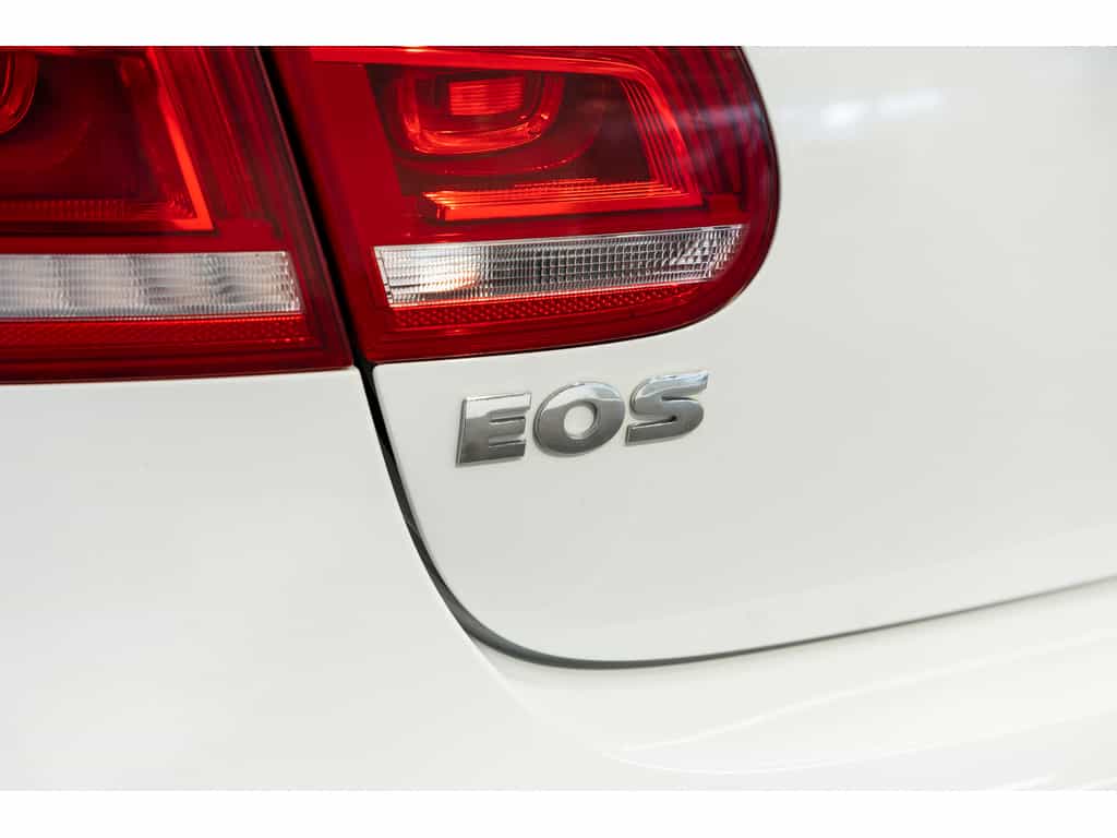 2015 Volkswagen Eos Wolfsburg Edition - Image 23