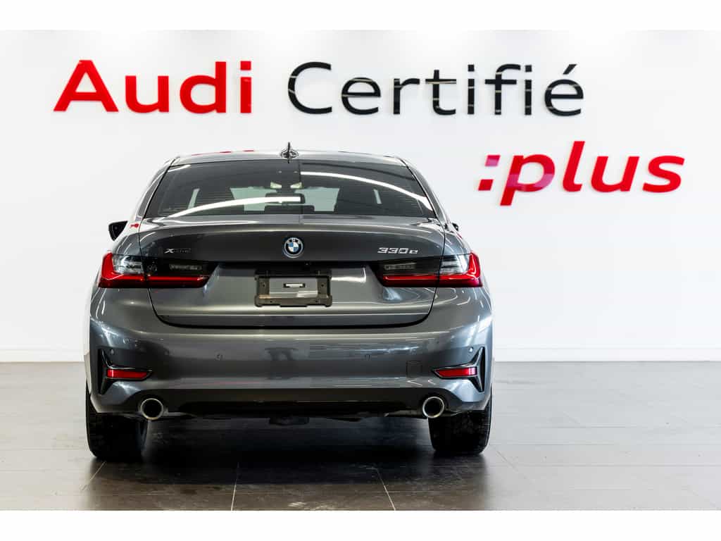 2022 BMW 3 Series 330e - Image 4