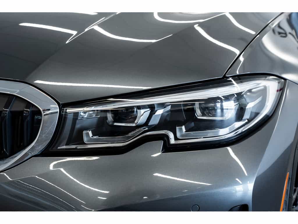 2022 BMW 3 Series 330e - Image 7