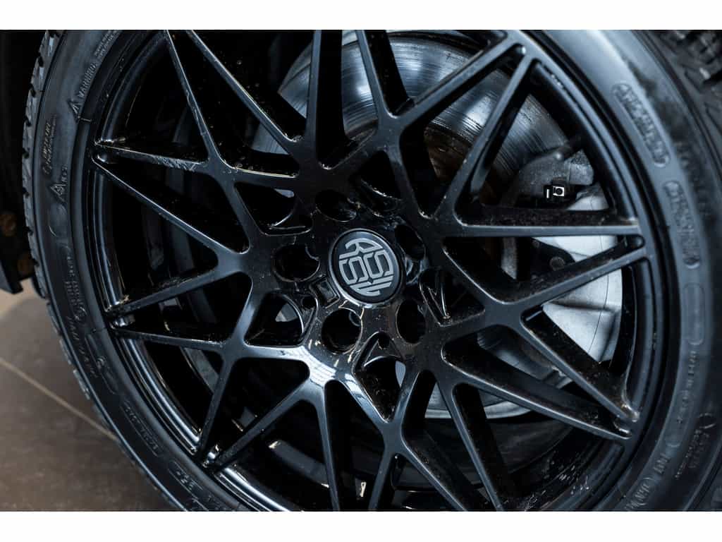 2022 BMW 3 Series 330e - Image 8