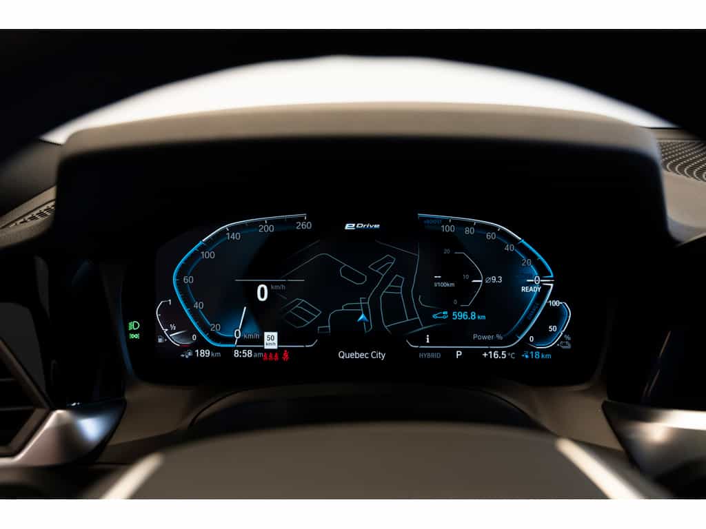 2022 BMW 3 Series 330e - Image 20