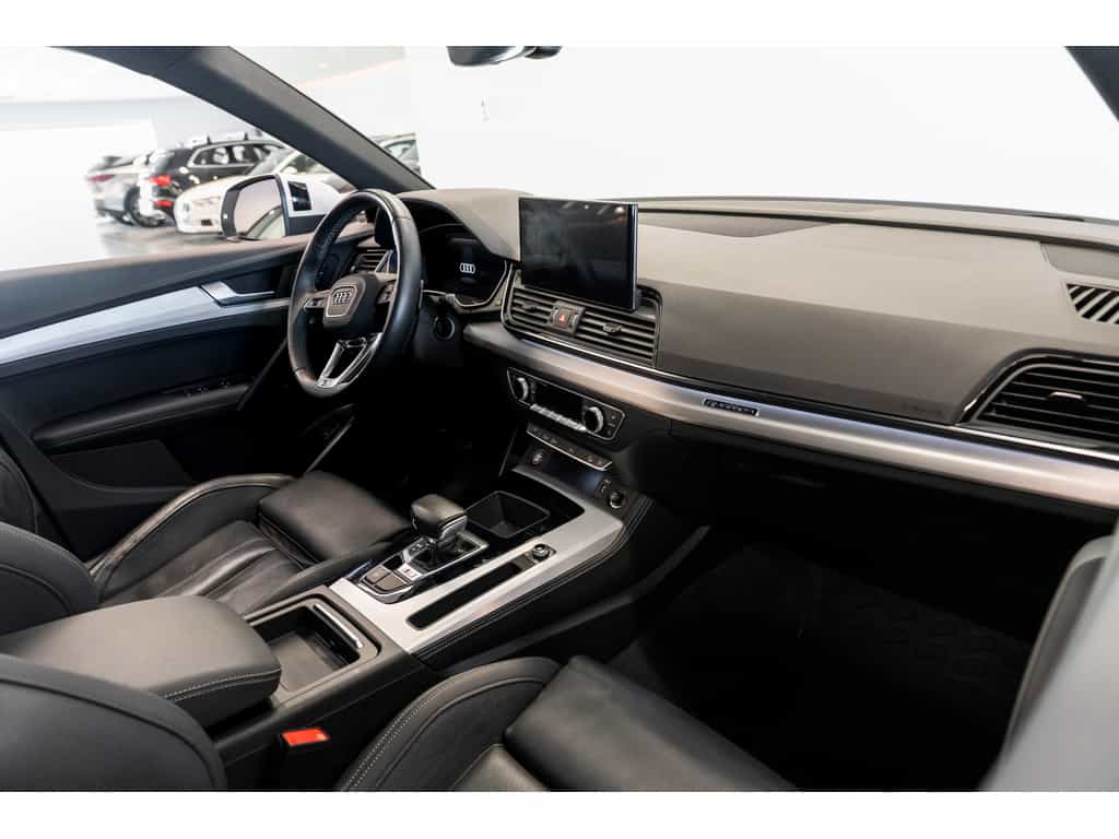 2022 Audi SQ5 Progressiv Black Optics Comfort Interior Pack - Image 6