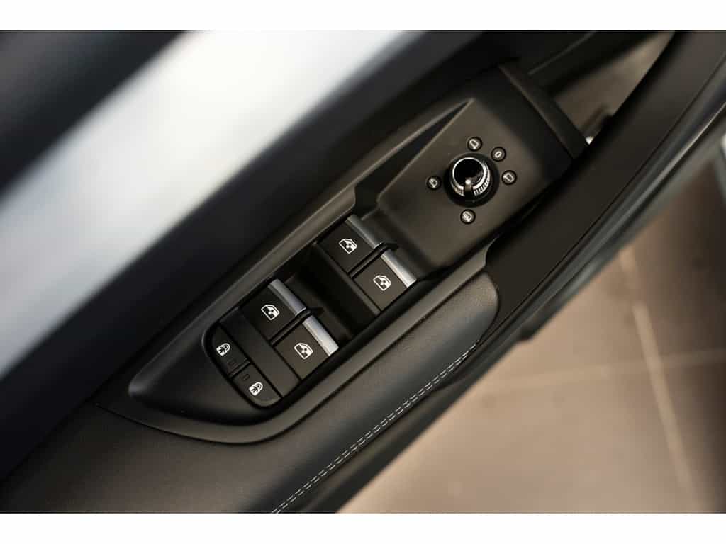 2022 Audi SQ5 Sportback Progressiv Black Optics Comfort Interior Pack - Image 27