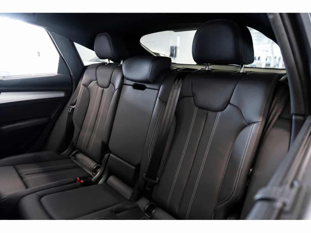 2022 Audi SQ5 Sportback Progressiv Black Optics Comfort Interior Pack - Image 16