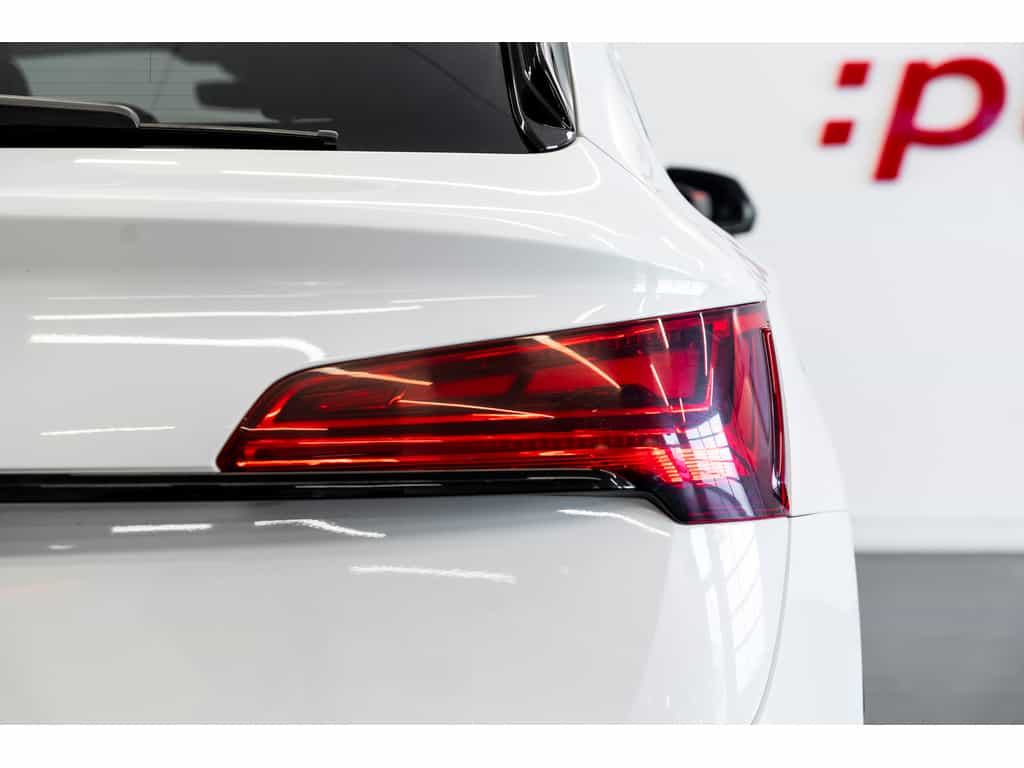 2022 Audi SQ5 Sportback Progressiv Black Optics Comfort Interior Pack - Image 27