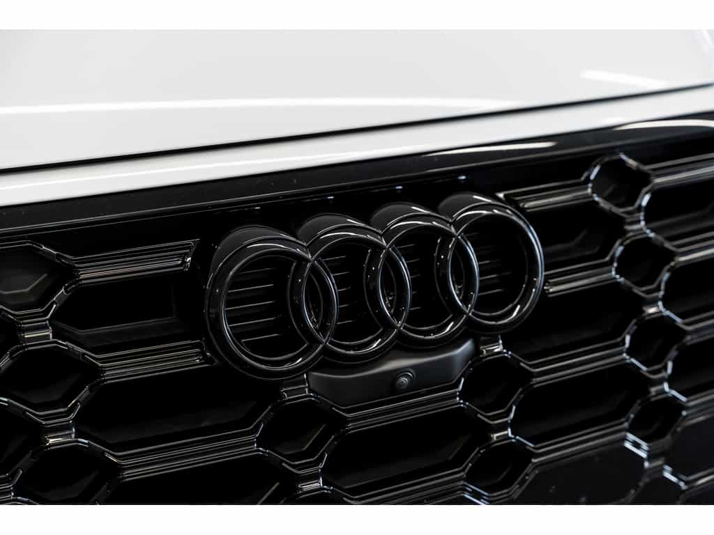 2022 Audi SQ5 Sportback Progressiv Black Optics Comfort Interior Pack - Image 30