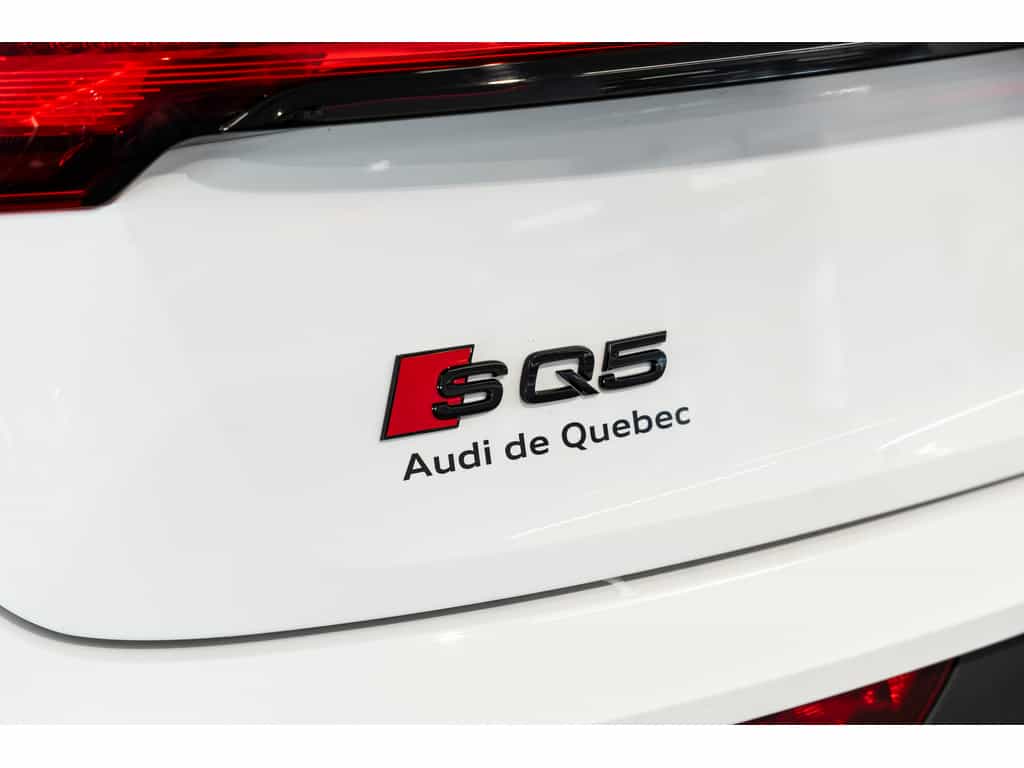 2022 Audi SQ5 Sportback Progressiv Black Optics Comfort Interior Pack - Image 31