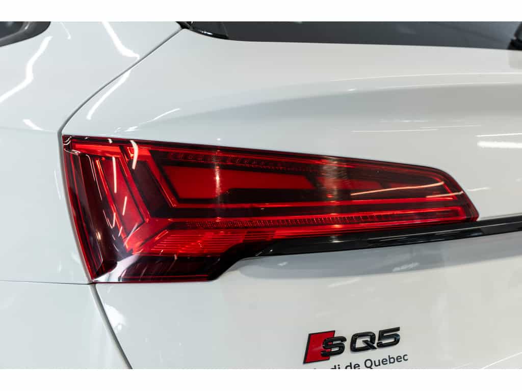 2022 Audi SQ5 Sportback Progressiv Black Optics Comfort Interior Pack - Image 34