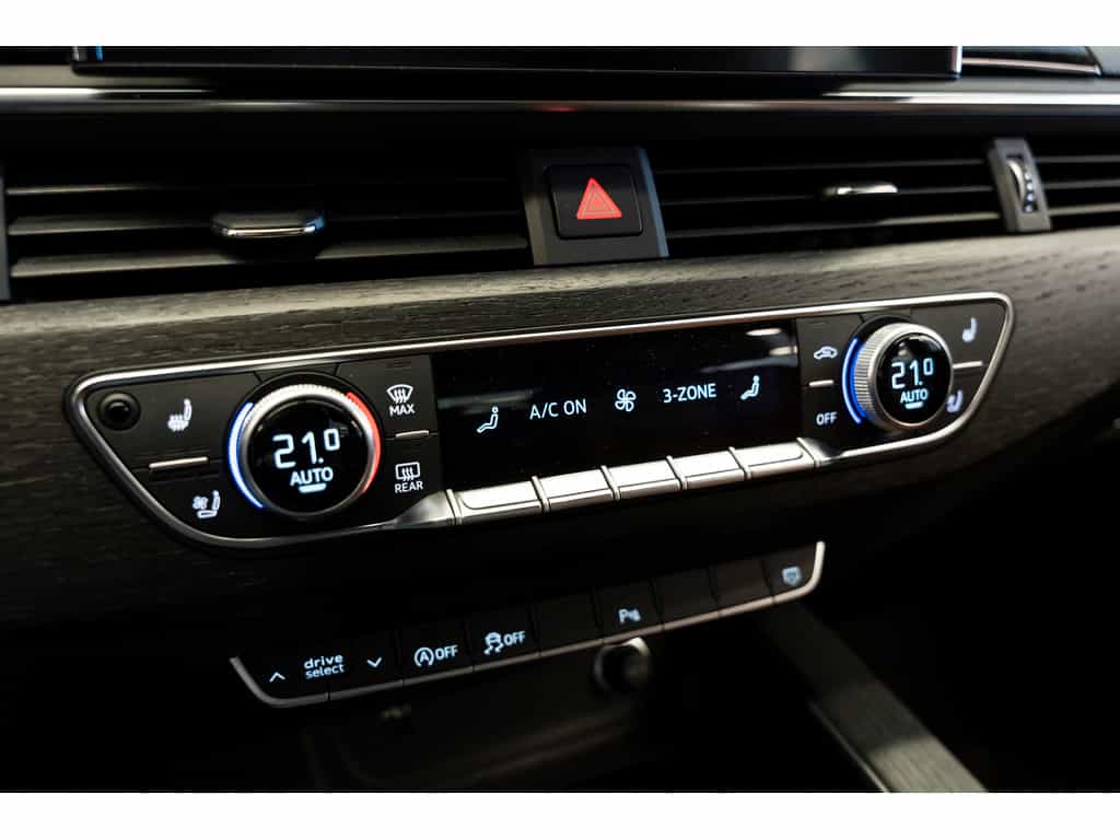 2022 Audi A5 45 Technik Comfort Interior Heads-up display - Image 19
