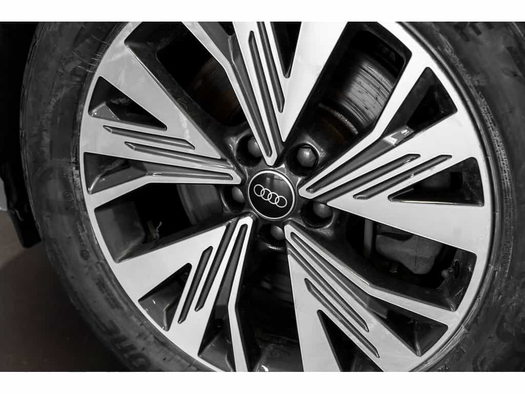 2024 Audi Q4 e-tron Base - Image 8