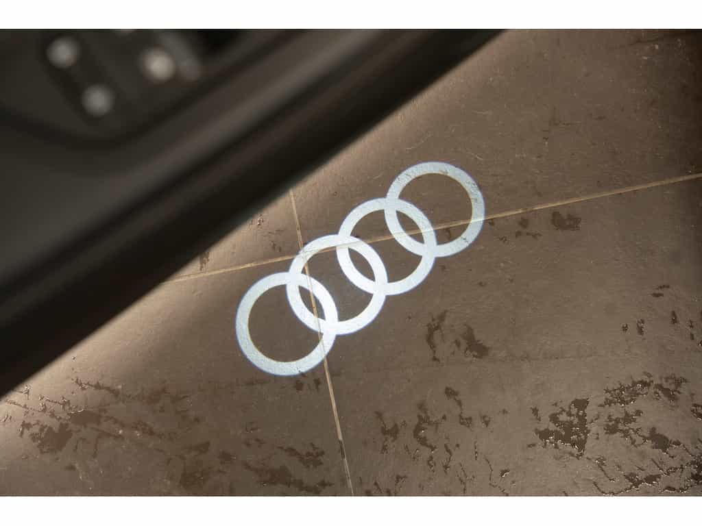 2023 Audi A4 Progressiv 45 Black Optics S-Line - Image 26