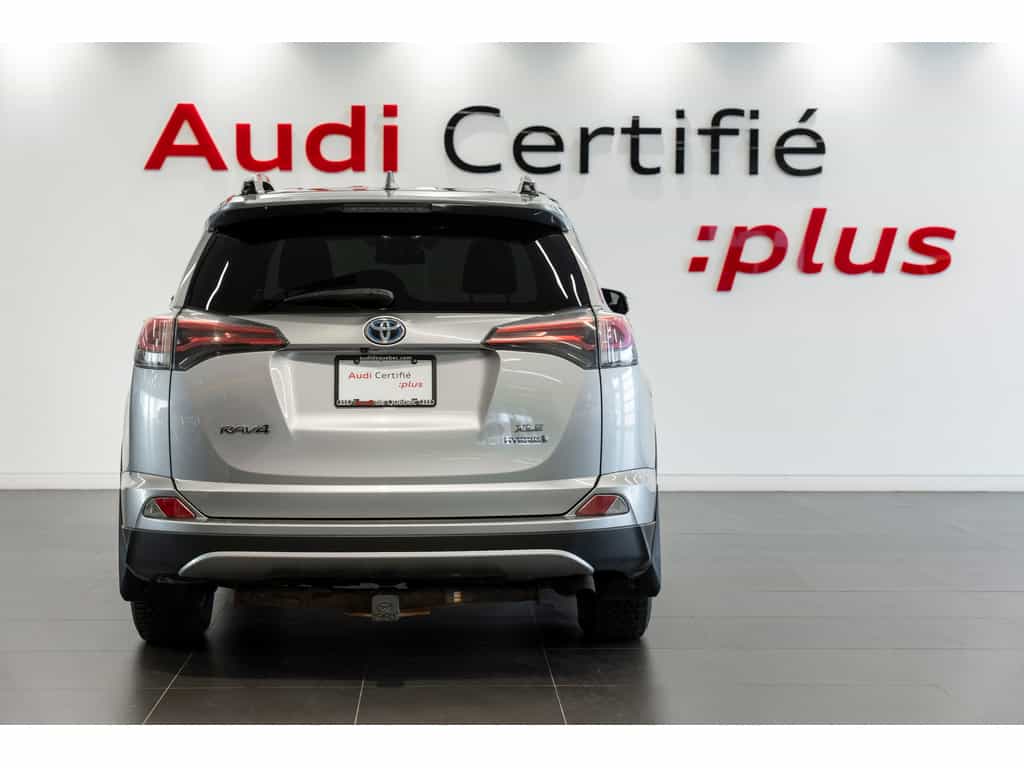 Image 4 Toyota RAV4 Hybrid Xle Awd 2017