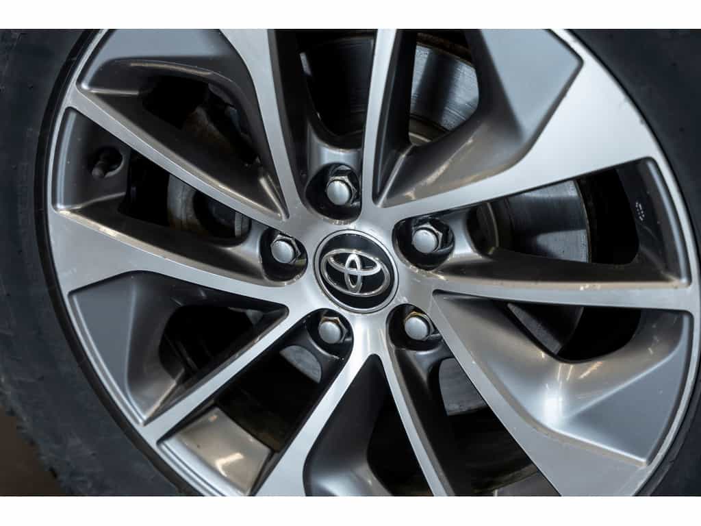 Image 8 Toyota RAV4 Hybrid Xle Awd 2017