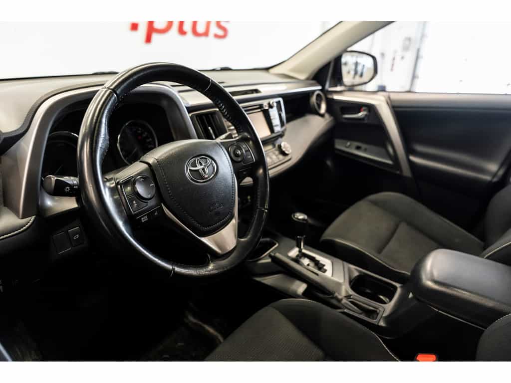 Image 11 Toyota RAV4 Hybrid Xle Awd 2017