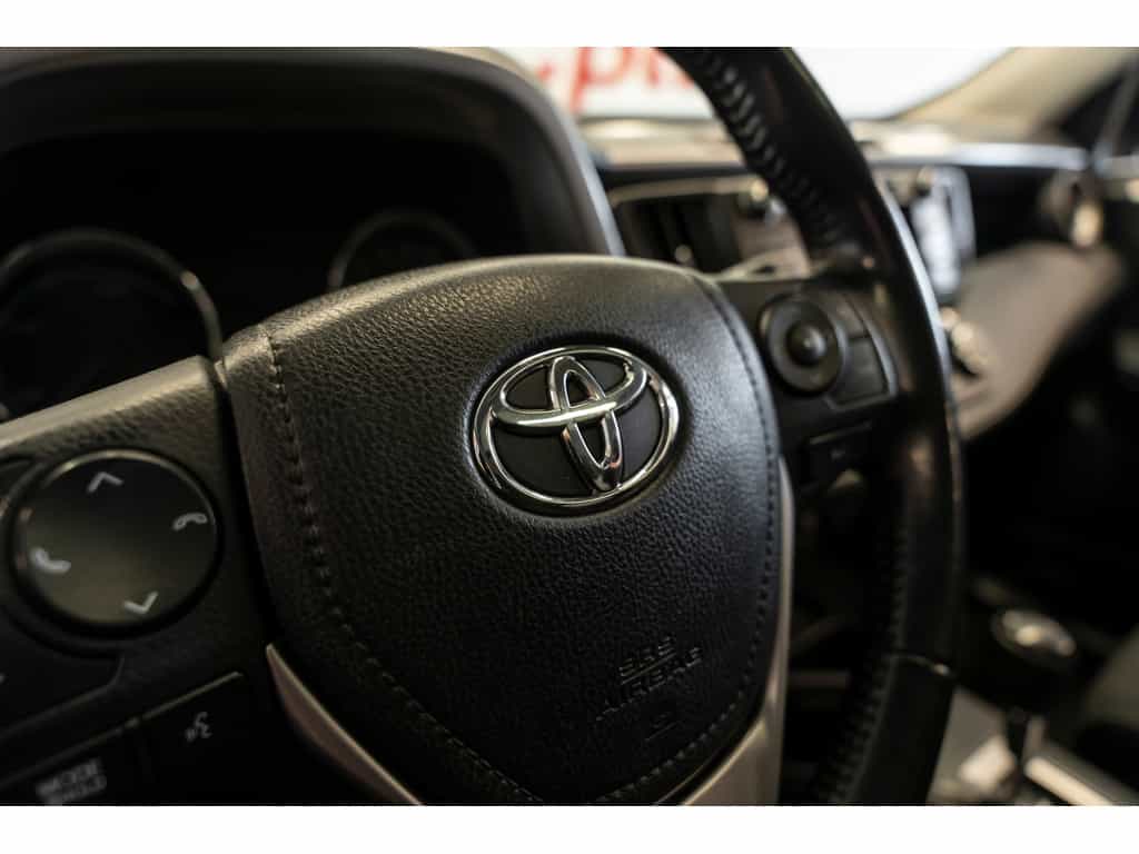 Image 12 Toyota RAV4 Hybrid Xle Awd 2017