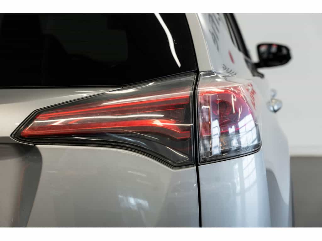 Image 26 Toyota RAV4 Hybrid Xle Awd 2017