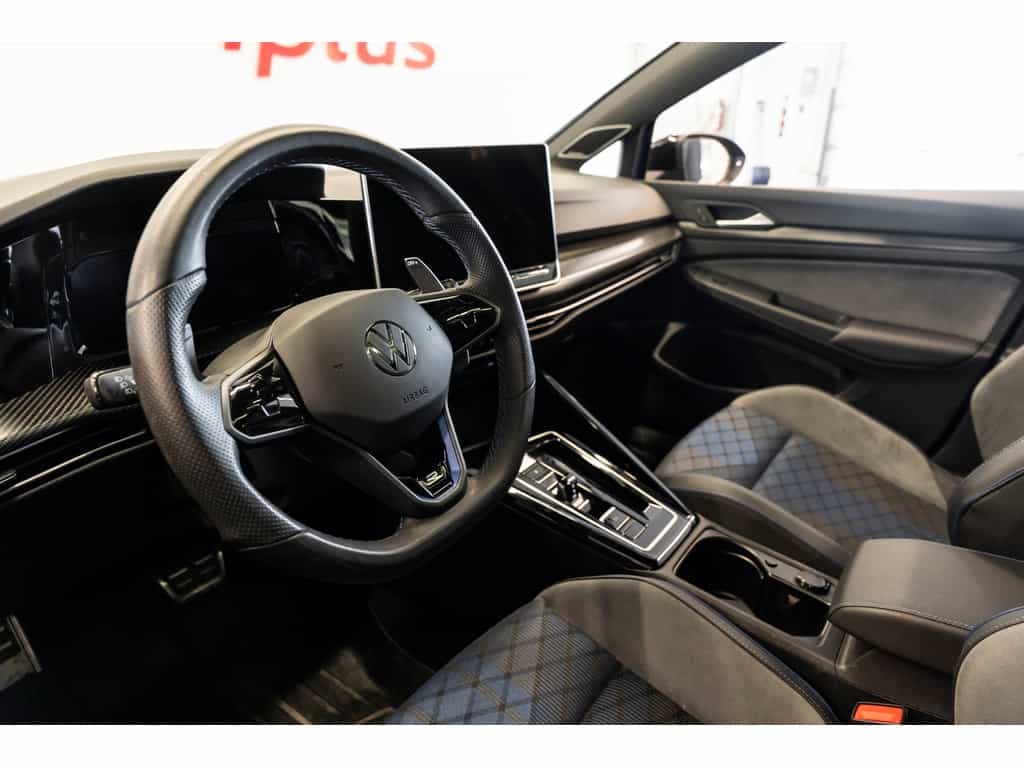 Image 6 Volkswagen Golf R Black Edition 2025