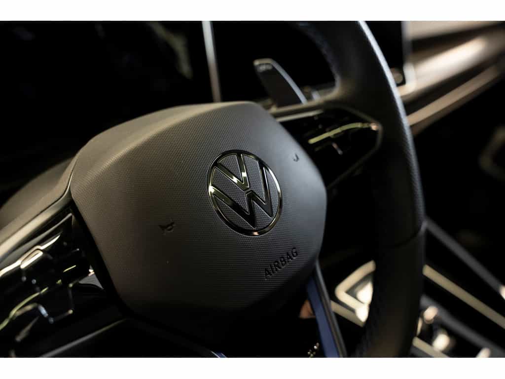 Image 12 Volkswagen Golf R Black Edition 2025
