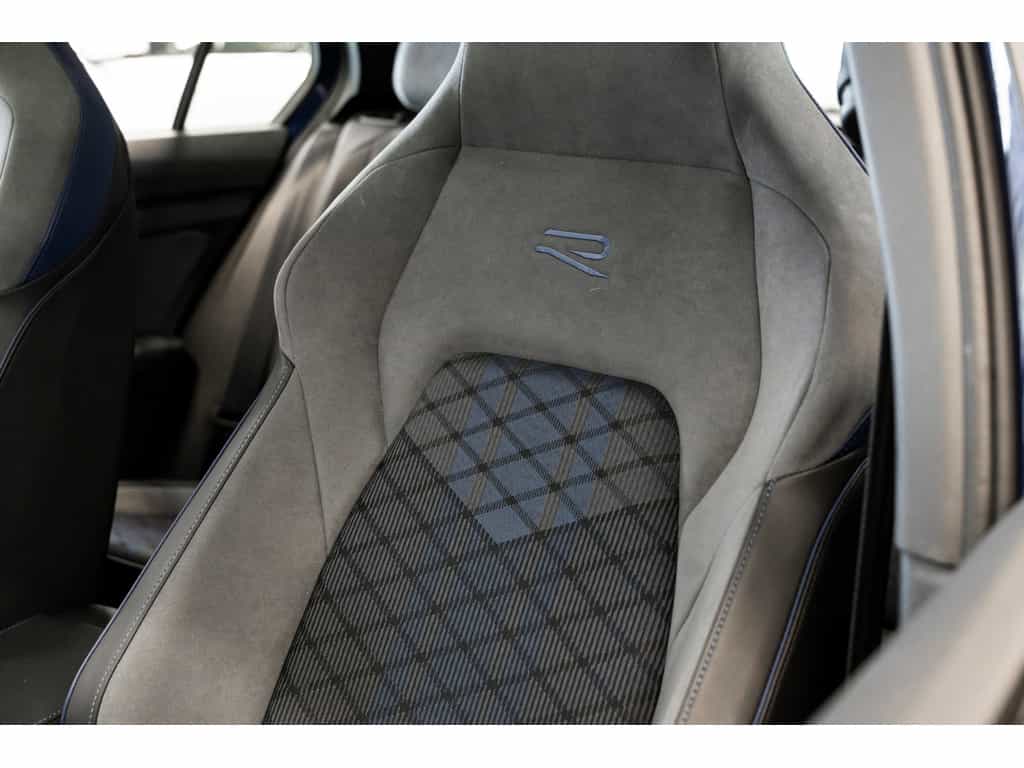 Image 15 Volkswagen Golf R Black Edition 2025