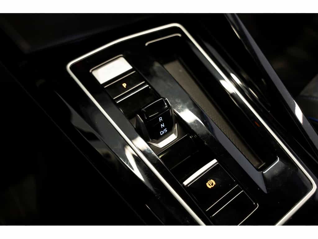 Image 20 Volkswagen Golf R Black Edition 2025