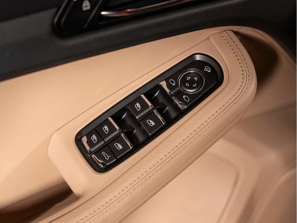 2025 Porsche Macan 2025 Macan - Certifié Porsche Approved - Image 24