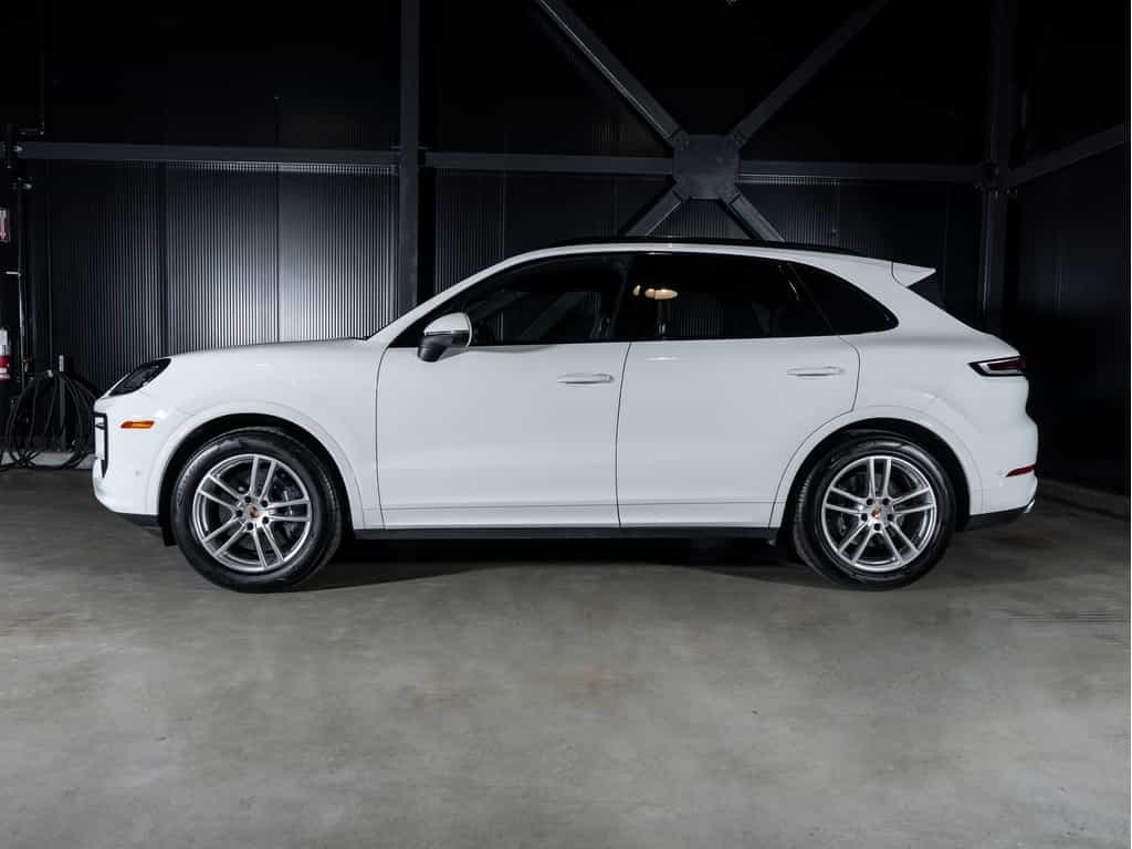 2025 Porsche Cayenne 2025 Cayenne - Certifié Porsche Approved - Image 2