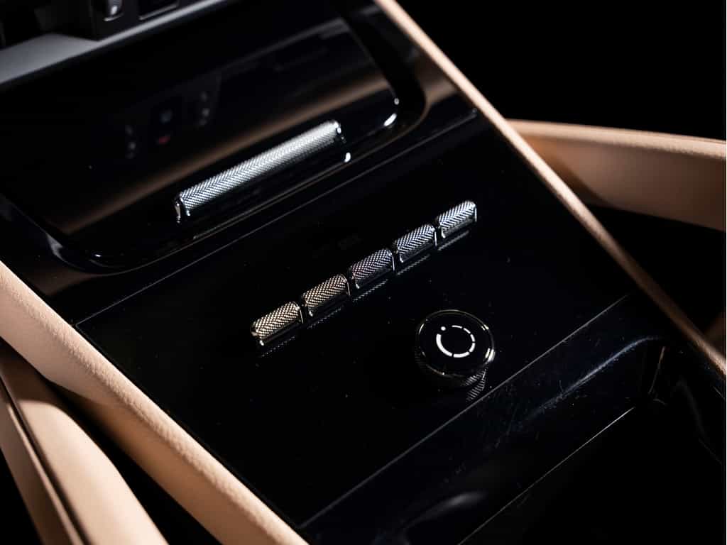 2025 Porsche Cayenne 2025 Cayenne - Certifié Porsche Approved - Image 18