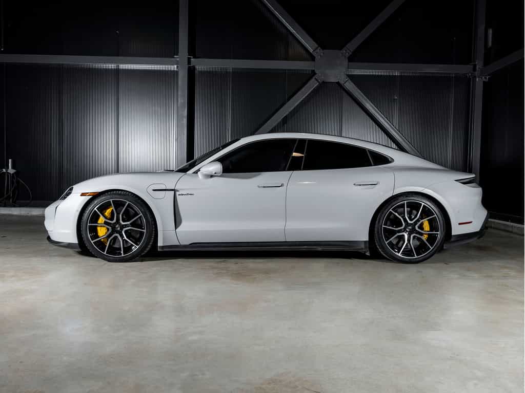 2025 Porsche Taycan 2025 Taycan Turbo S - Certifié Porsche Approved - Image 2