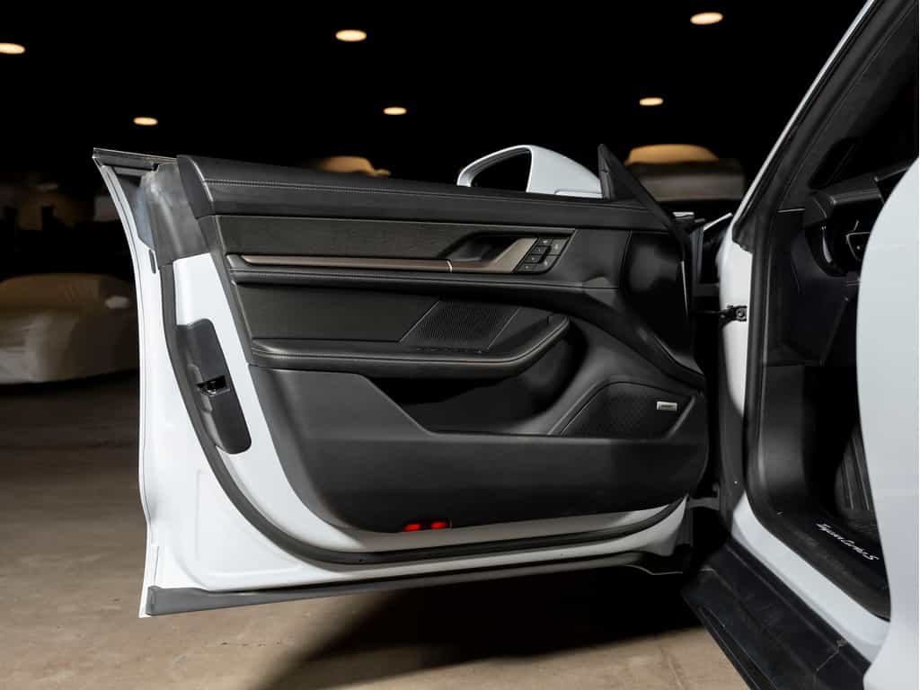 2025 Porsche Taycan 2025 Taycan Turbo S - Certifié Porsche Approved - Image 14